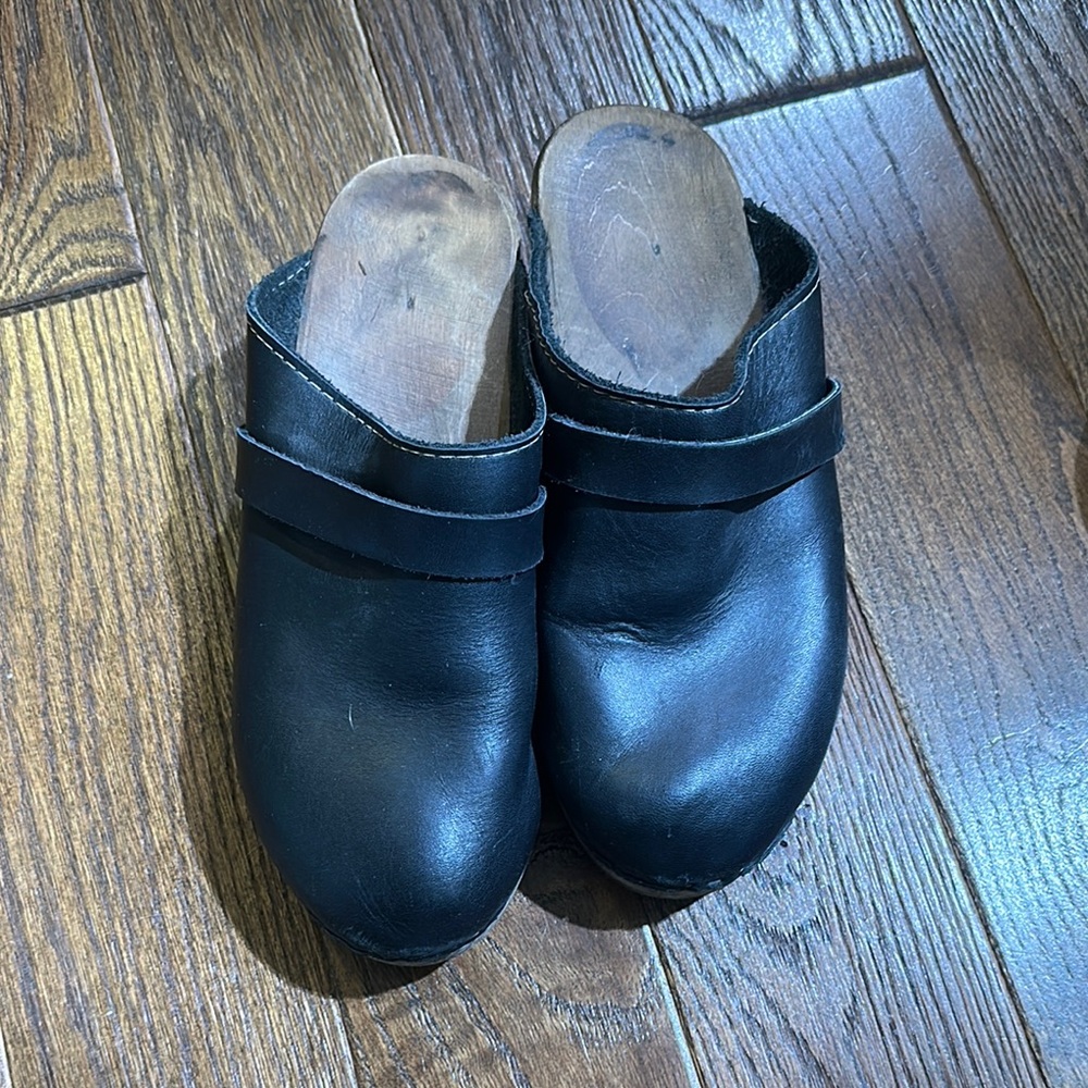 Lotta’s Black Leather Clogs